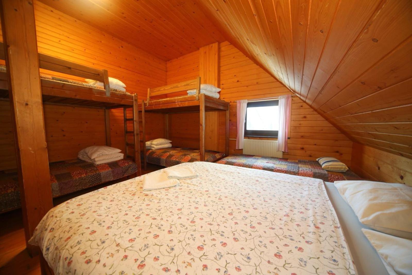 Planinska Koca Na Gozdu Hotel Kranjska Gora Buitenkant foto