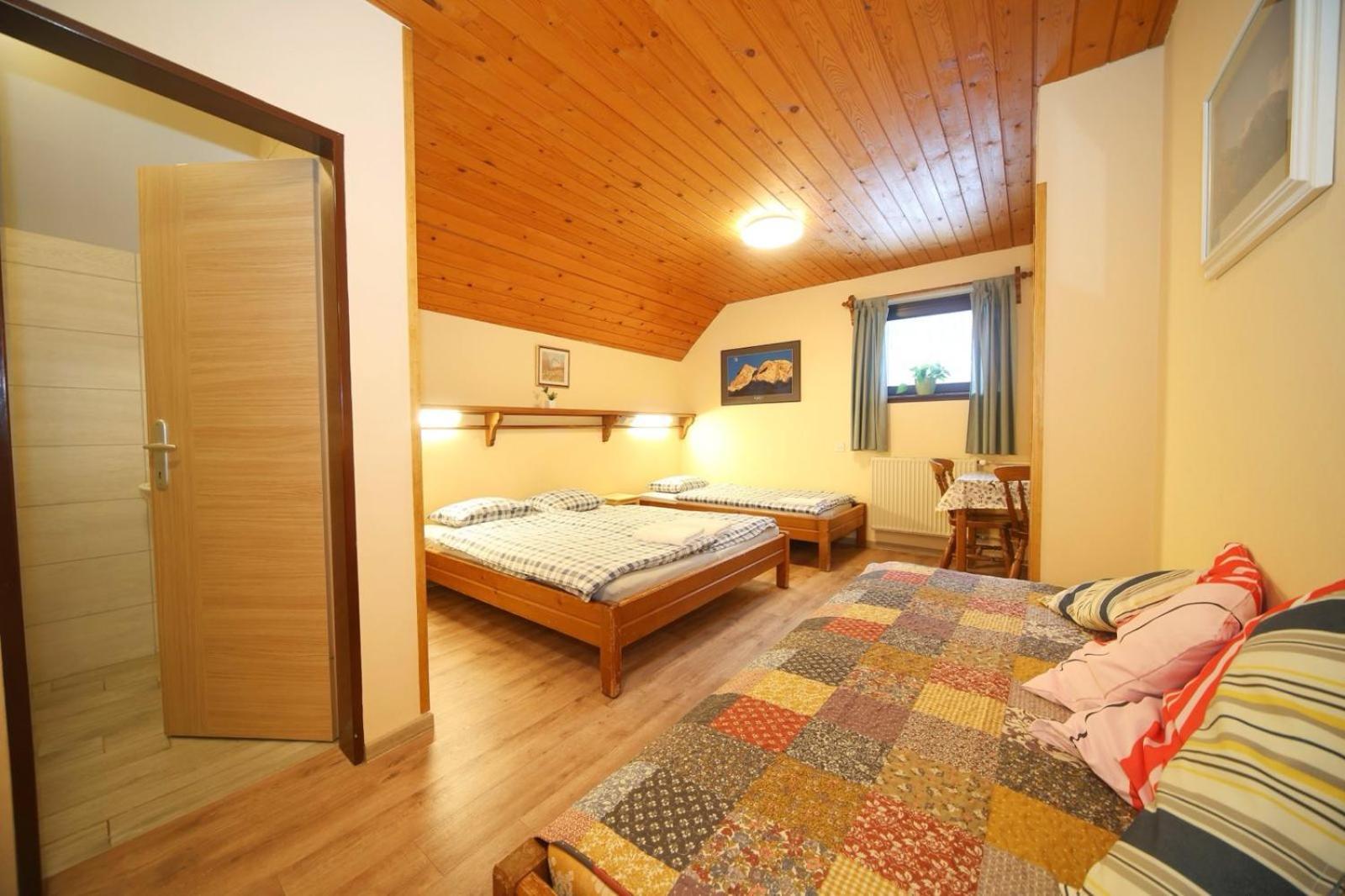 Planinska Koca Na Gozdu Hotel Kranjska Gora Buitenkant foto
