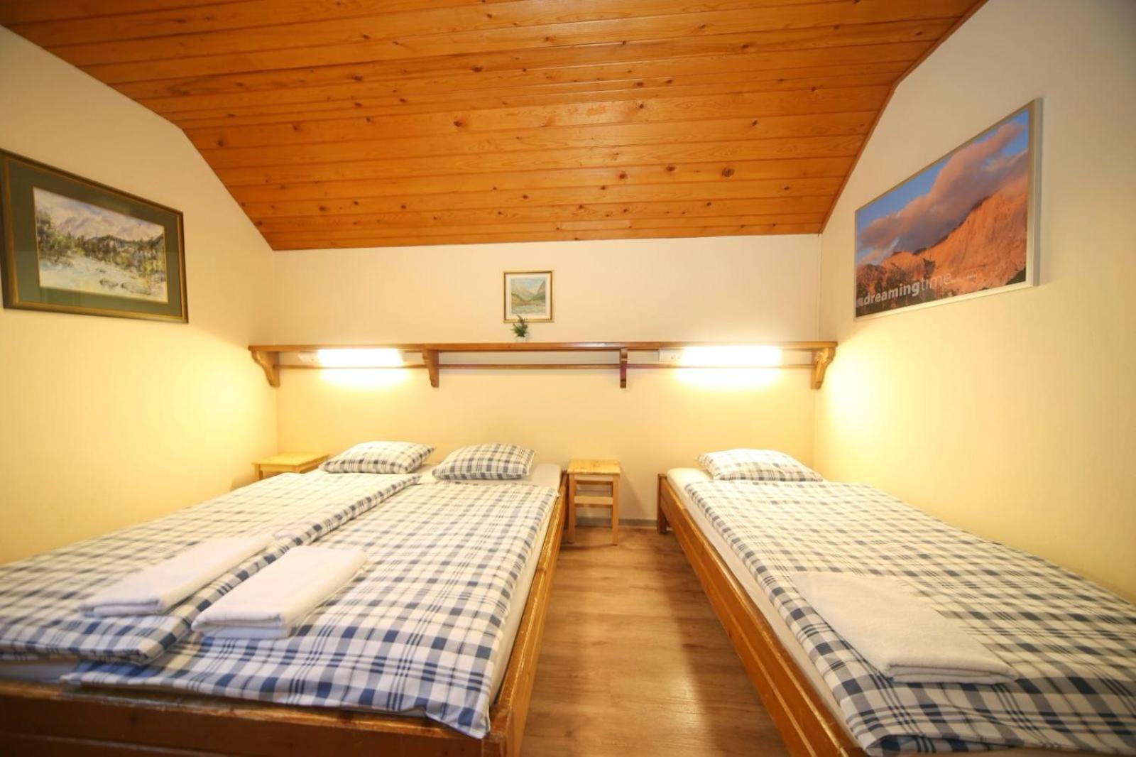 Planinska Koca Na Gozdu Hotel Kranjska Gora Buitenkant foto