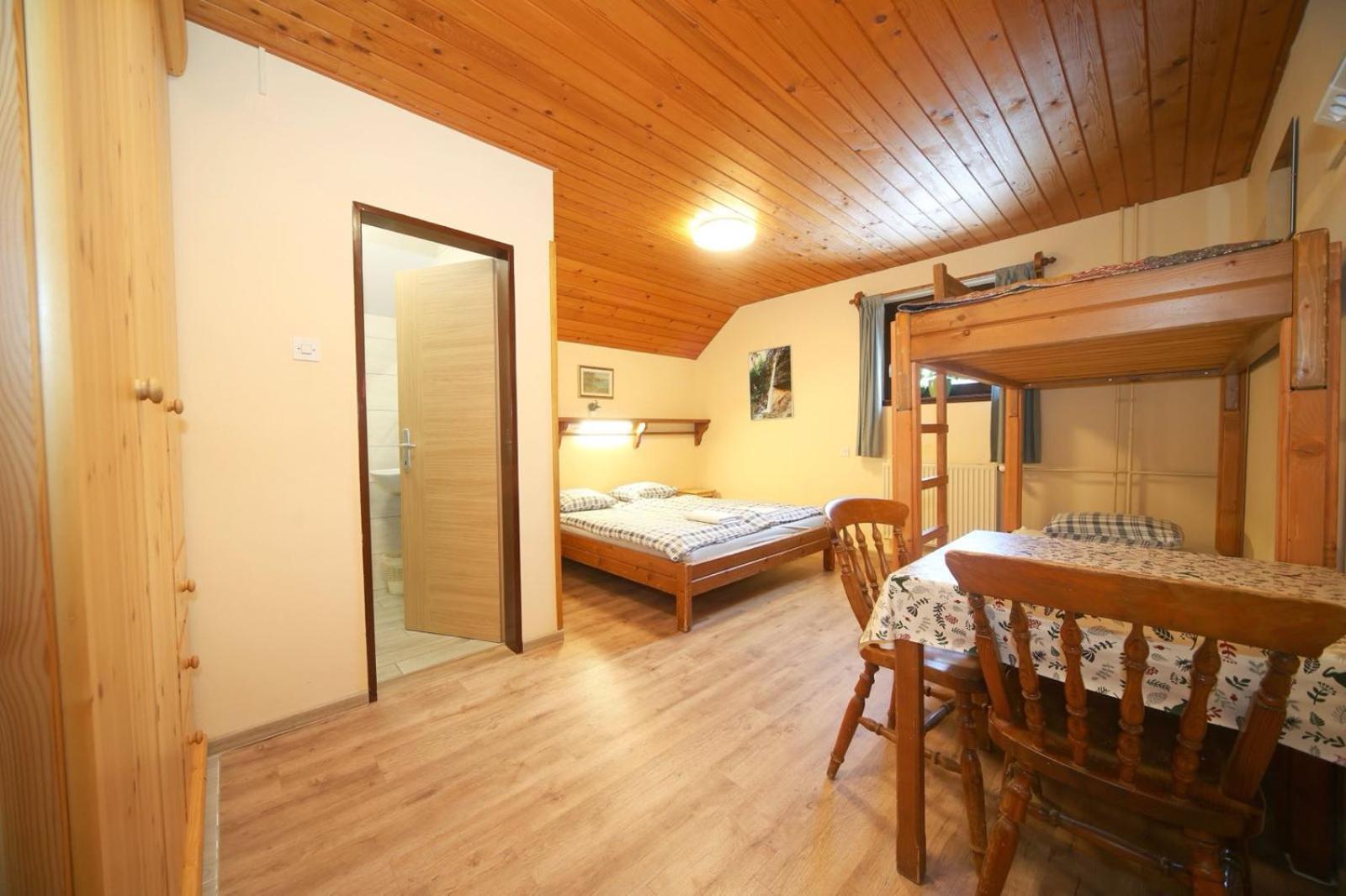 Planinska Koca Na Gozdu Hotel Kranjska Gora Buitenkant foto