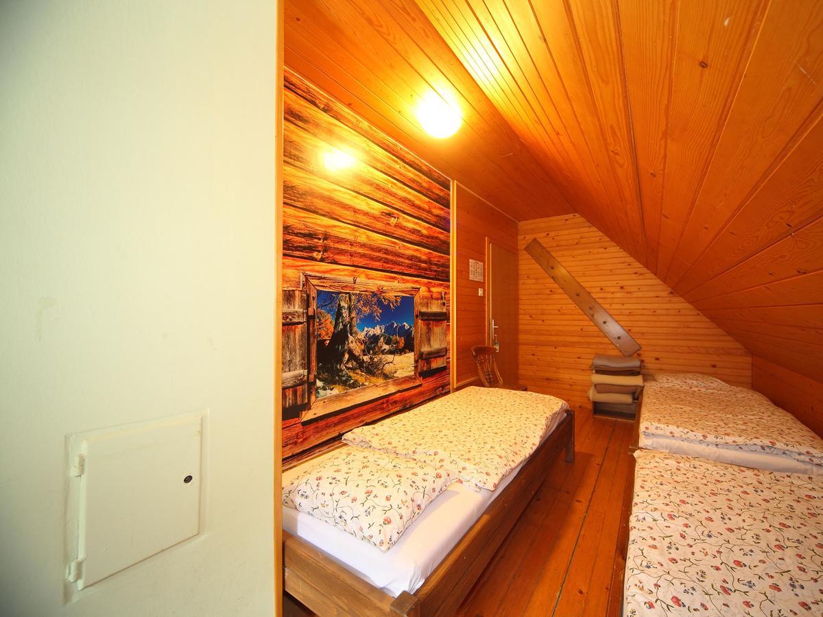 Planinska Koca Na Gozdu Hotel Kranjska Gora Buitenkant foto