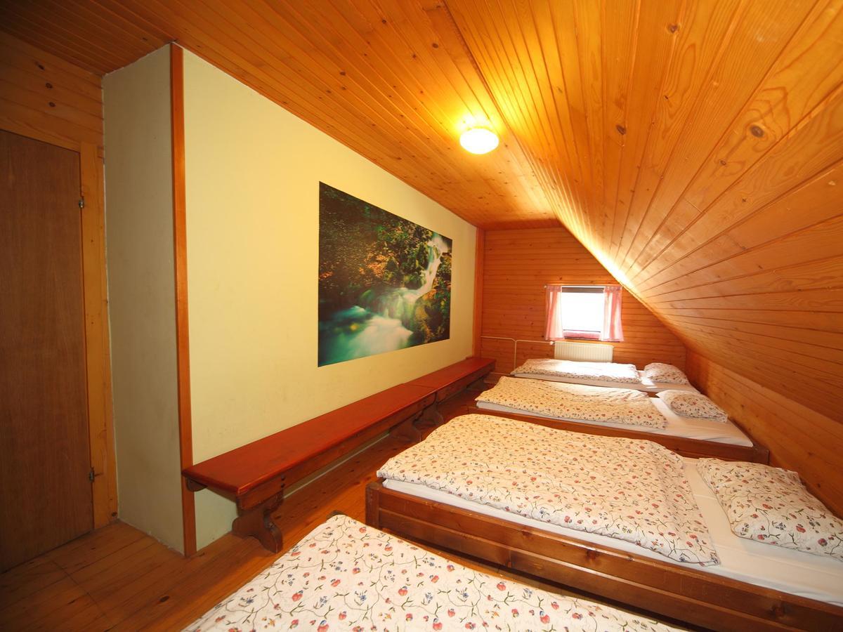 Planinska Koca Na Gozdu Hotel Kranjska Gora Buitenkant foto